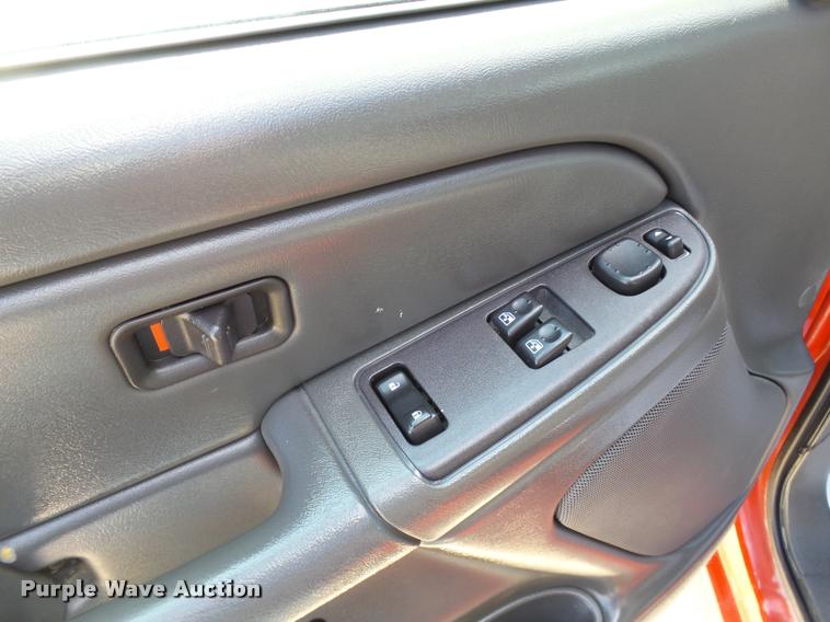 image for item DB4126 2004 Chevrolet Silverado 2500HD Ext. Cab pickup truck