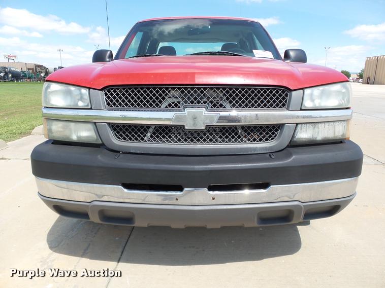 image for item DB4126 2004 Chevrolet Silverado 2500HD Ext. Cab pickup truck