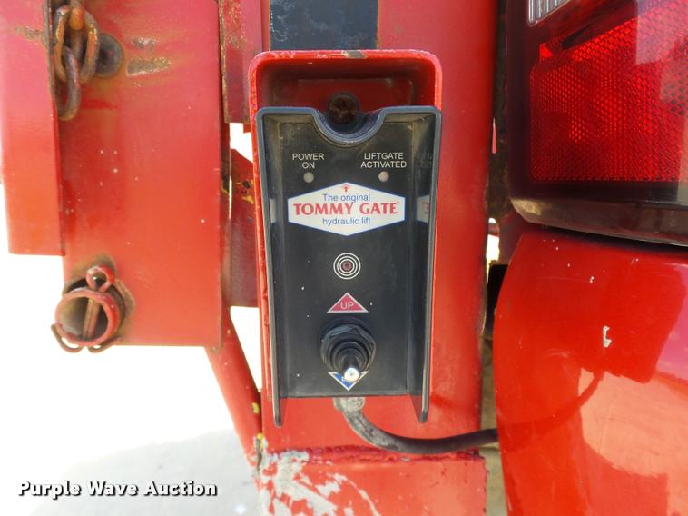 image for item DB4126 2004 Chevrolet Silverado 2500HD Ext. Cab pickup truck