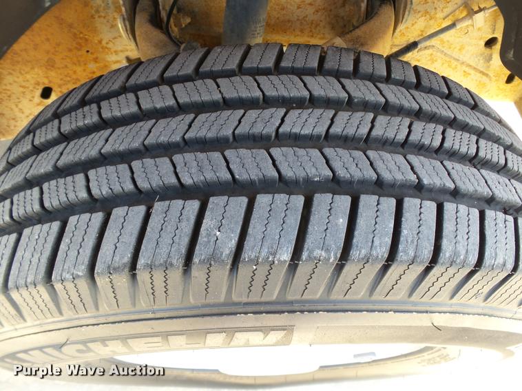 image for item DB4126 2004 Chevrolet Silverado 2500HD Ext. Cab pickup truck