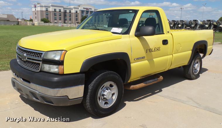 image for item DB4127 2005 Chevrolet Silverado 2500HD pickup truck