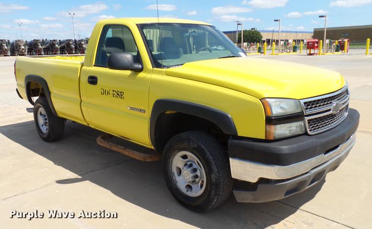 image for item DB4127 2005 Chevrolet Silverado 2500HD pickup truck