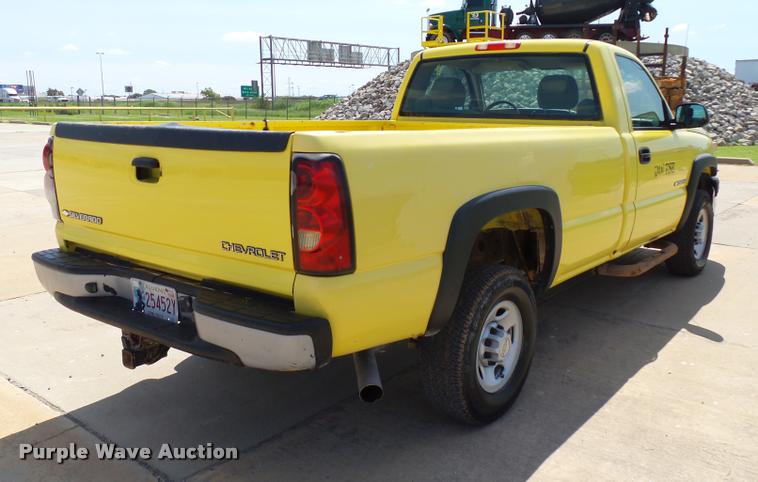image for item DB4127 2005 Chevrolet Silverado 2500HD pickup truck