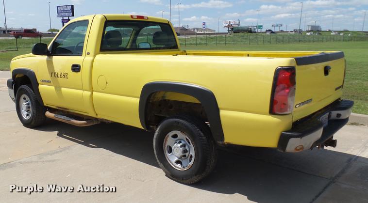 image for item DB4127 2005 Chevrolet Silverado 2500HD pickup truck