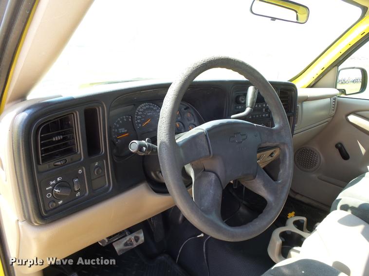 image for item DB4127 2005 Chevrolet Silverado 2500HD pickup truck