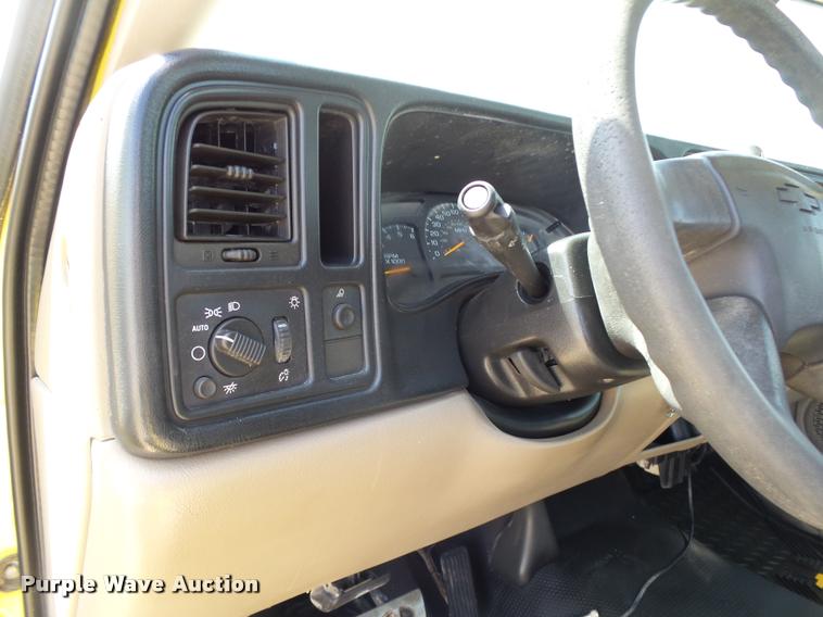 image for item DB4127 2005 Chevrolet Silverado 2500HD pickup truck