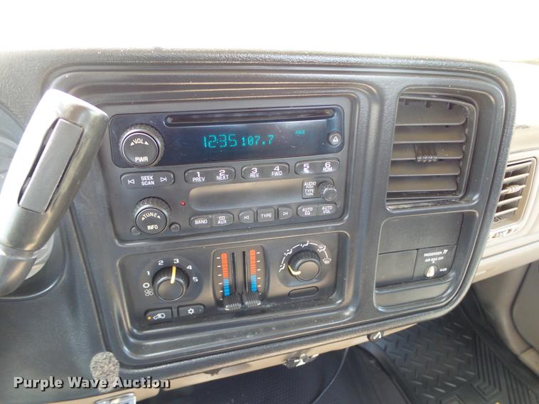 image for item DB4127 2005 Chevrolet Silverado 2500HD pickup truck