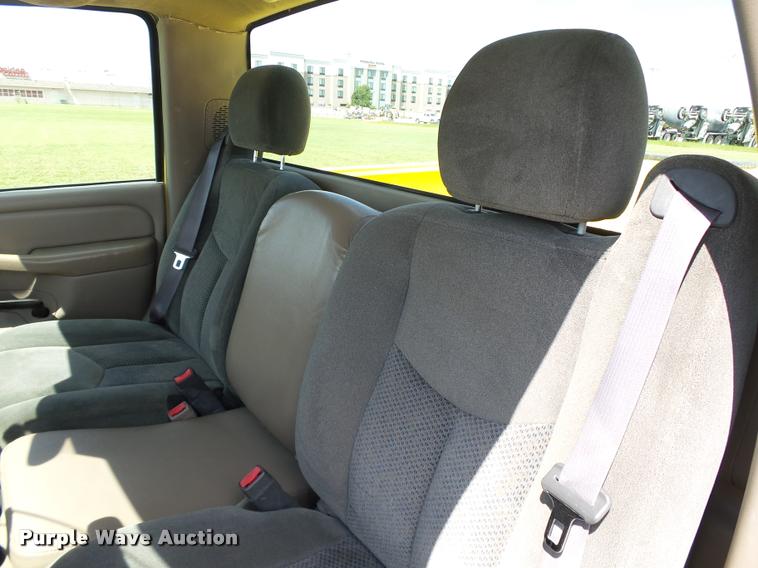 image for item DB4127 2005 Chevrolet Silverado 2500HD pickup truck