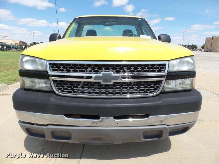 image for item DB4127 2005 Chevrolet Silverado 2500HD pickup truck