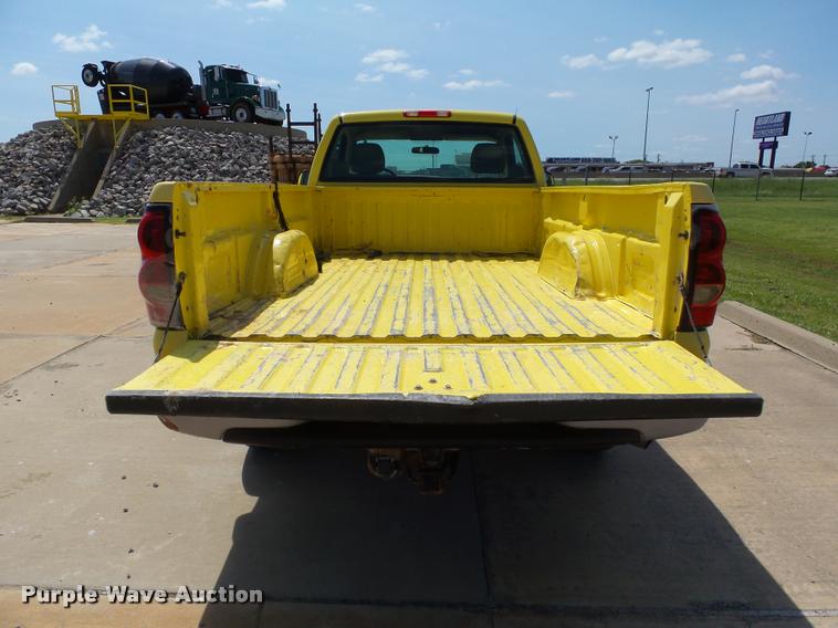 image for item DB4127 2005 Chevrolet Silverado 2500HD pickup truck