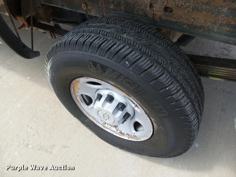 image for item DB4127 2005 Chevrolet Silverado 2500HD pickup truck