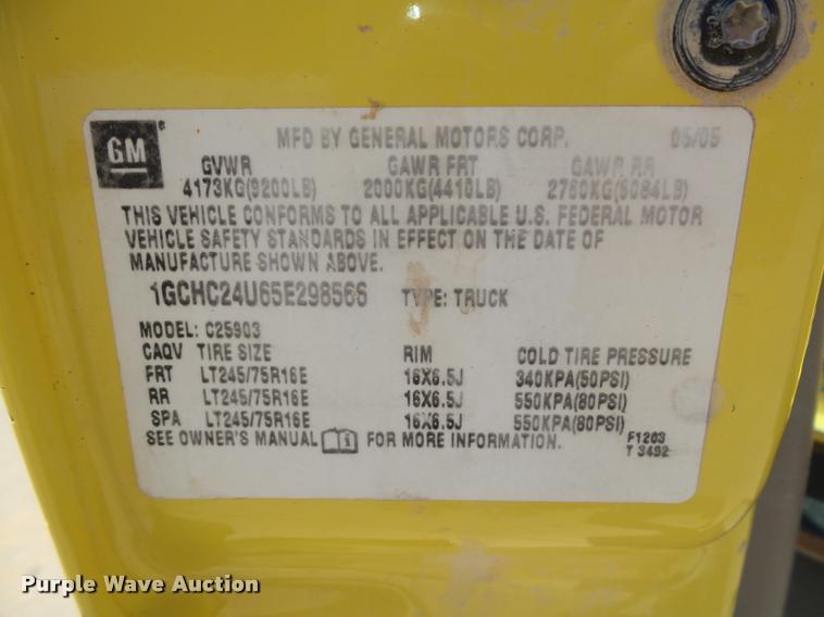 image for item DB4127 2005 Chevrolet Silverado 2500HD pickup truck