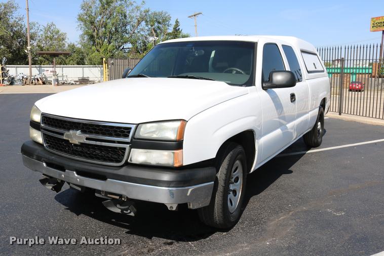 image for item DB4138 2006 Chevrolet Silverado 1500 Ext. Cab pickup truck