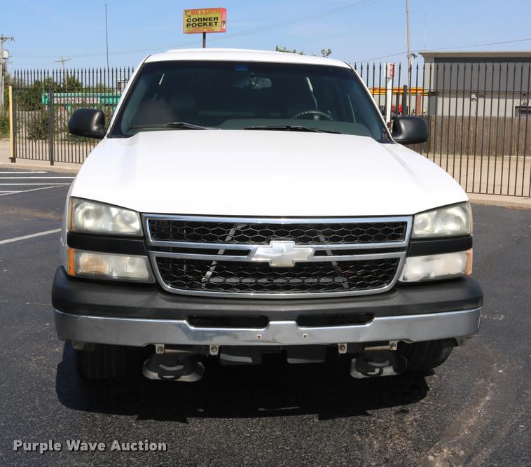 image for item DB4138 2006 Chevrolet Silverado 1500 Ext. Cab pickup truck