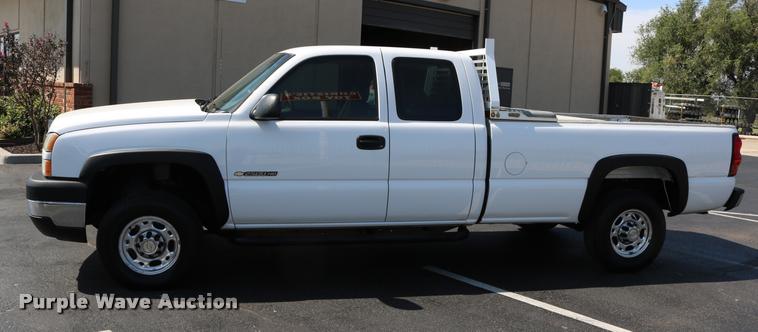 image for item DB4139 2006 Chevrolet Silverado 2500HD Ext. Cab pickup truck