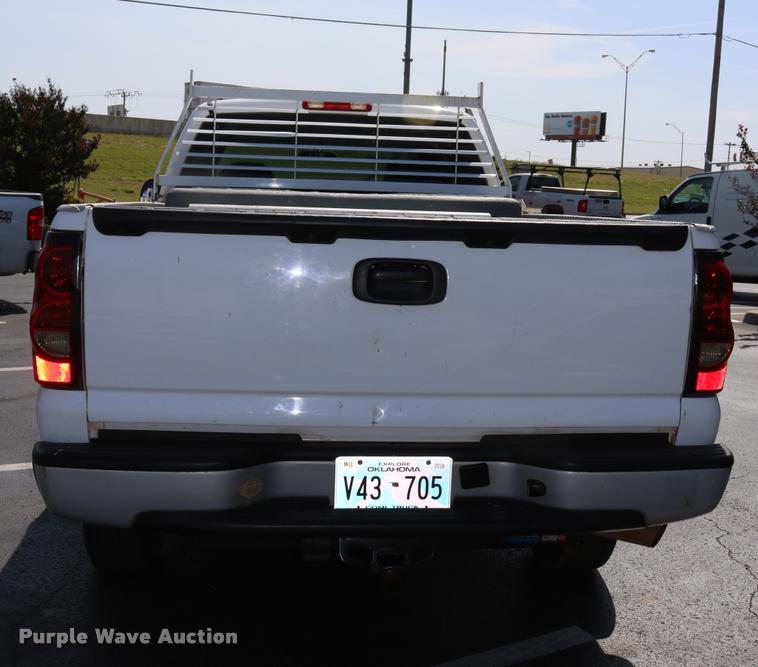 image for item DB4139 2006 Chevrolet Silverado 2500HD Ext. Cab pickup truck