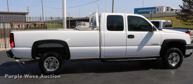 image for item DB4139 2006 Chevrolet Silverado 2500HD Ext. Cab pickup truck