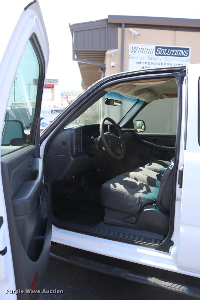 image for item DB4139 2006 Chevrolet Silverado 2500HD Ext. Cab pickup truck