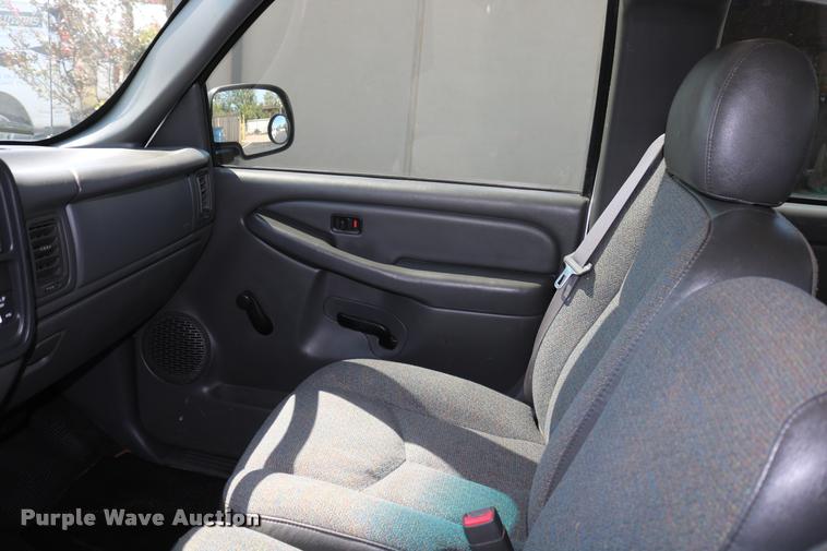 image for item DB4139 2006 Chevrolet Silverado 2500HD Ext. Cab pickup truck