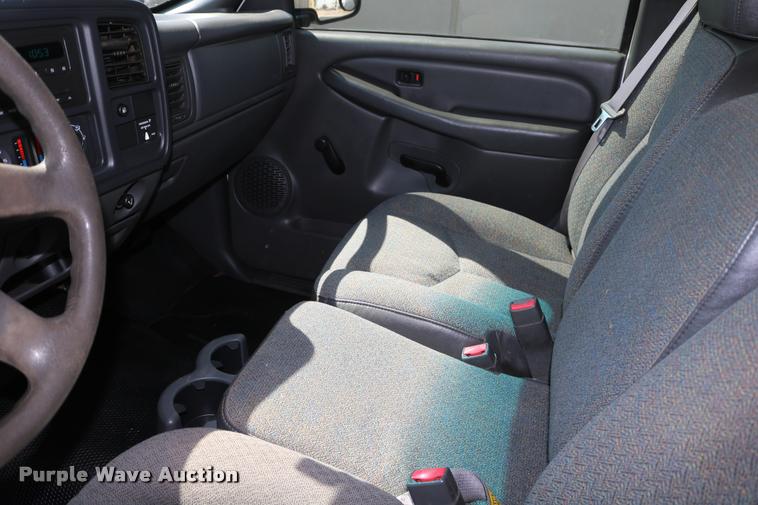 image for item DB4139 2006 Chevrolet Silverado 2500HD Ext. Cab pickup truck