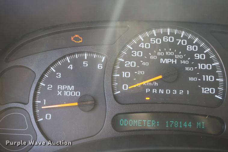 image for item DB4139 2006 Chevrolet Silverado 2500HD Ext. Cab pickup truck