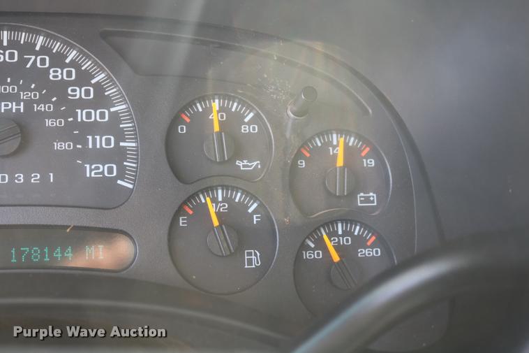 image for item DB4139 2006 Chevrolet Silverado 2500HD Ext. Cab pickup truck