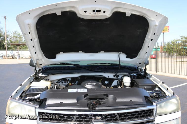 image for item DB4139 2006 Chevrolet Silverado 2500HD Ext. Cab pickup truck