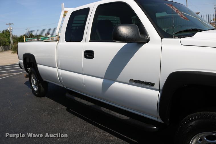 image for item DB4139 2006 Chevrolet Silverado 2500HD Ext. Cab pickup truck