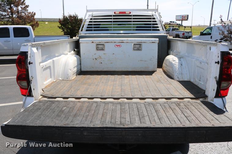 image for item DB4139 2006 Chevrolet Silverado 2500HD Ext. Cab pickup truck