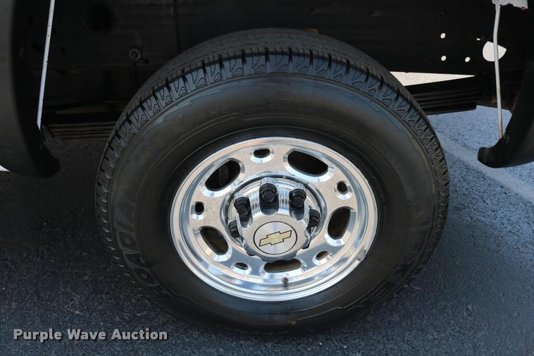 image for item DB4139 2006 Chevrolet Silverado 2500HD Ext. Cab pickup truck