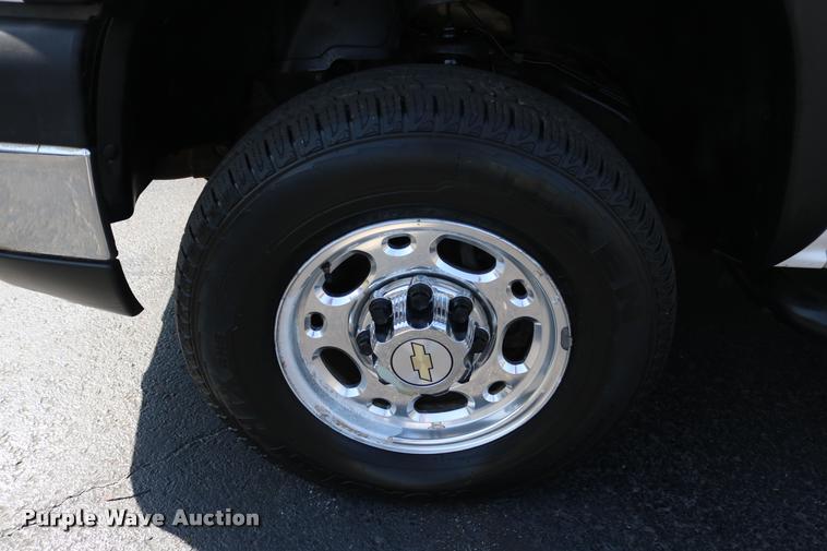 image for item DB4139 2006 Chevrolet Silverado 2500HD Ext. Cab pickup truck