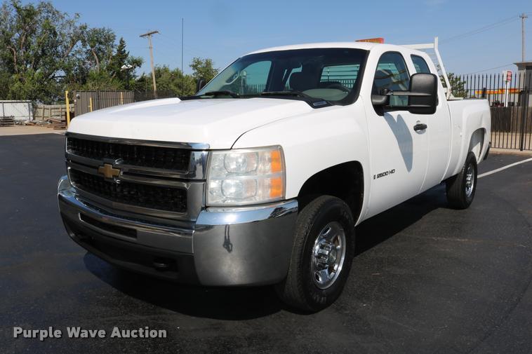 image for item DB4140 2007 Chevrolet Silverado 2500HD Ext. Cab pickup truck