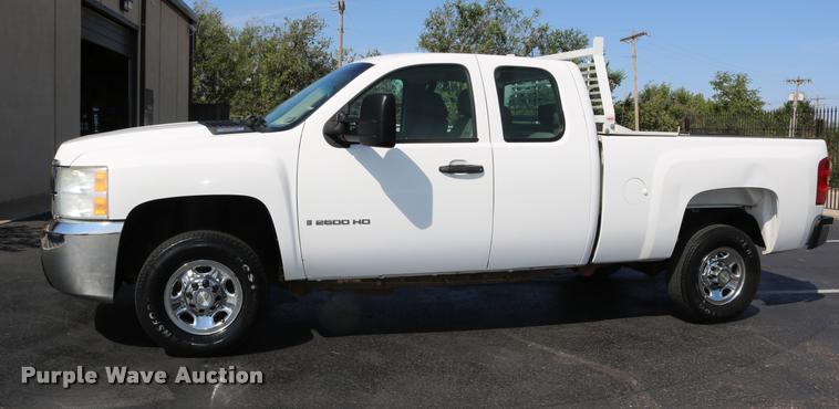 image for item DB4140 2007 Chevrolet Silverado 2500HD Ext. Cab pickup truck