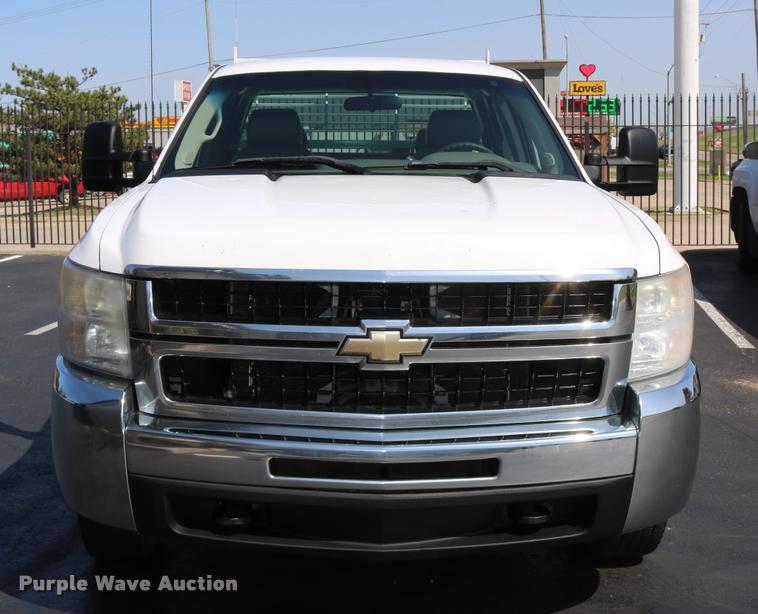 image for item DB4140 2007 Chevrolet Silverado 2500HD Ext. Cab pickup truck