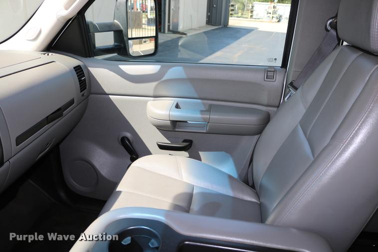 image for item DB4140 2007 Chevrolet Silverado 2500HD Ext. Cab pickup truck