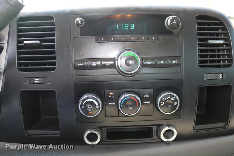 image for item DB4140 2007 Chevrolet Silverado 2500HD Ext. Cab pickup truck