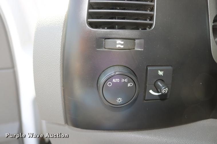 image for item DB4140 2007 Chevrolet Silverado 2500HD Ext. Cab pickup truck