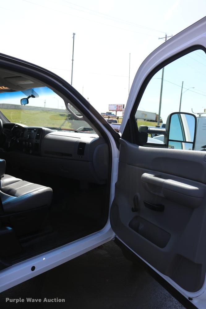 image for item DB4140 2007 Chevrolet Silverado 2500HD Ext. Cab pickup truck