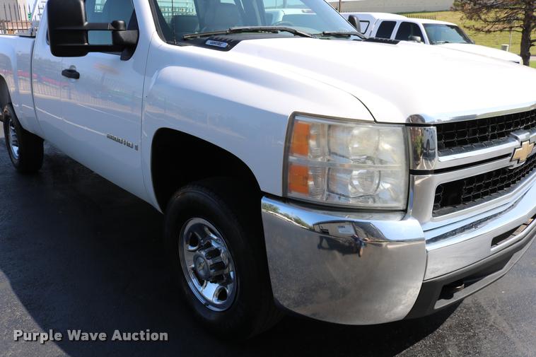 image for item DB4140 2007 Chevrolet Silverado 2500HD Ext. Cab pickup truck