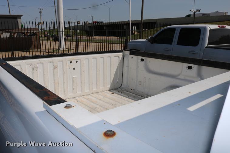 image for item DB4140 2007 Chevrolet Silverado 2500HD Ext. Cab pickup truck