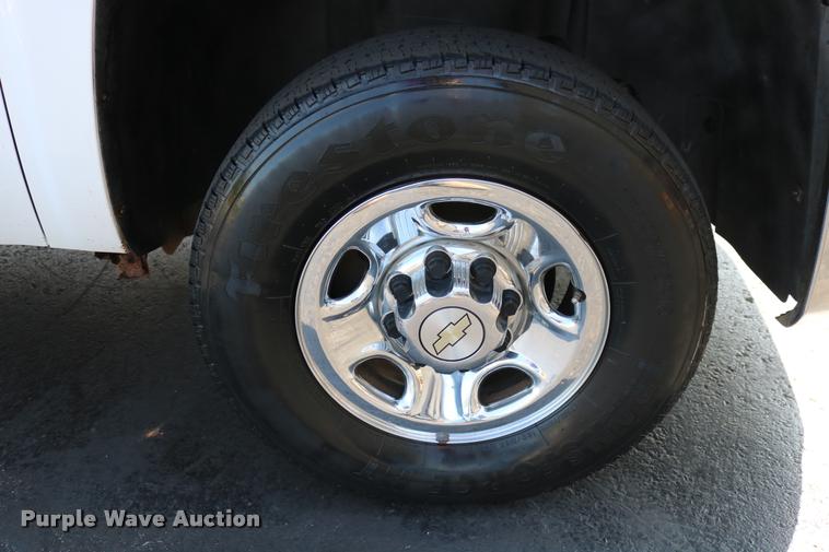 image for item DB4140 2007 Chevrolet Silverado 2500HD Ext. Cab pickup truck