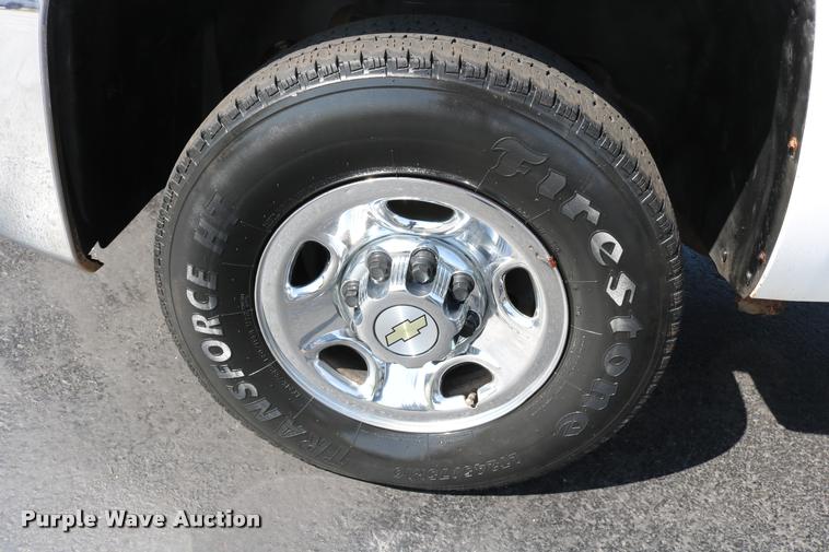 image for item DB4140 2007 Chevrolet Silverado 2500HD Ext. Cab pickup truck