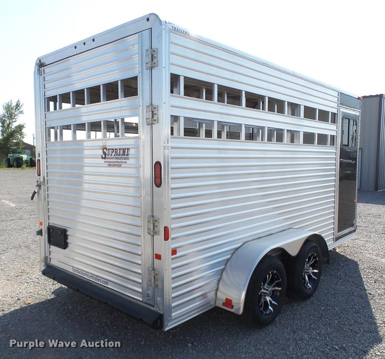 2016 Frontier horse trailer in Thomas, OK Item DB4146 sold Purple Wave