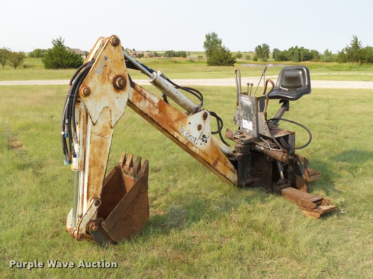 image for item DB4159 Melroe Bobcat 911 backhoe attachment
