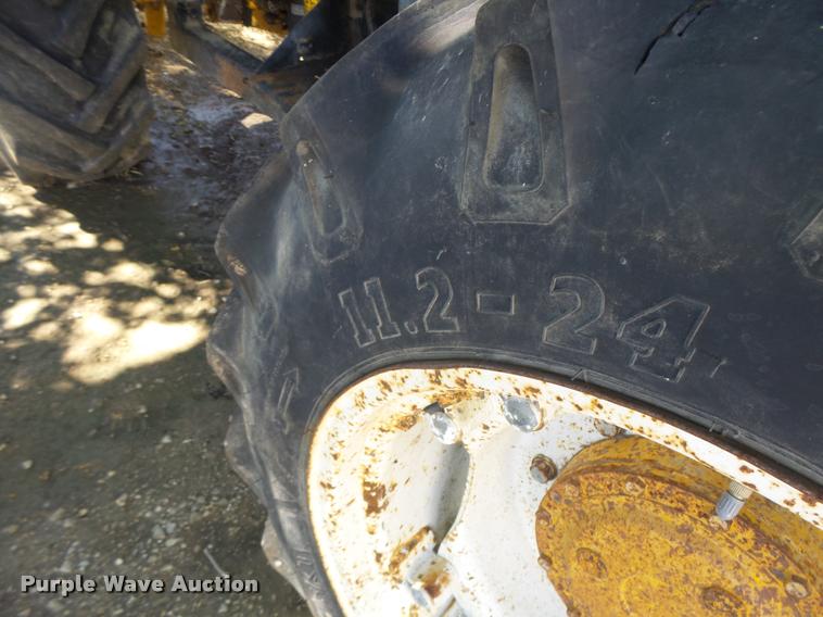 image for item DB5869 1997 New Holland 7740 tractor