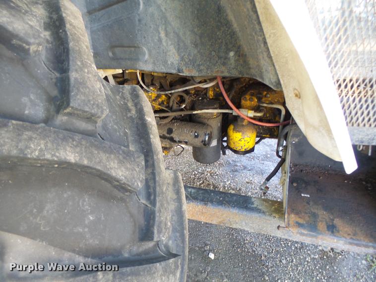 image for item DB5869 1997 New Holland 7740 tractor