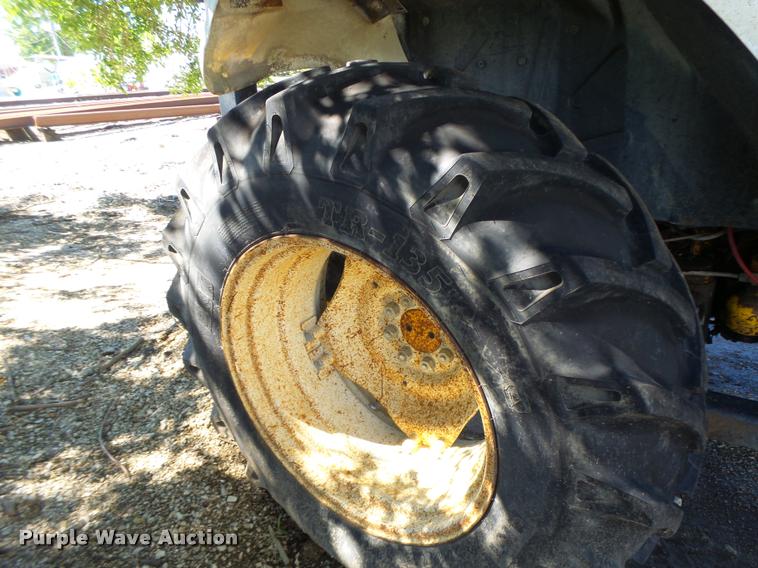 image for item DB5869 1997 New Holland 7740 tractor