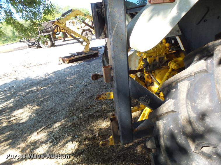 image for item DB5869 1997 New Holland 7740 tractor