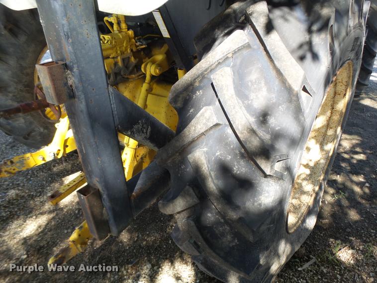 image for item DB5869 1997 New Holland 7740 tractor