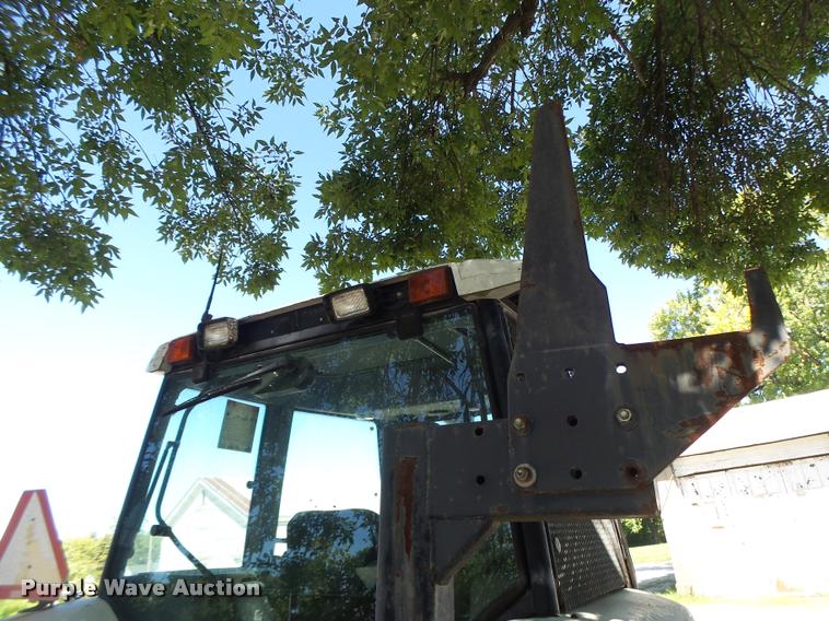 image for item DB5869 1997 New Holland 7740 tractor